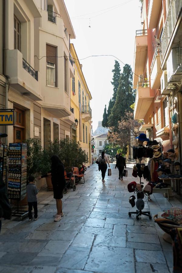 Quiet City Center Apt On A Pedestrian Street Афины Экстерьер фото